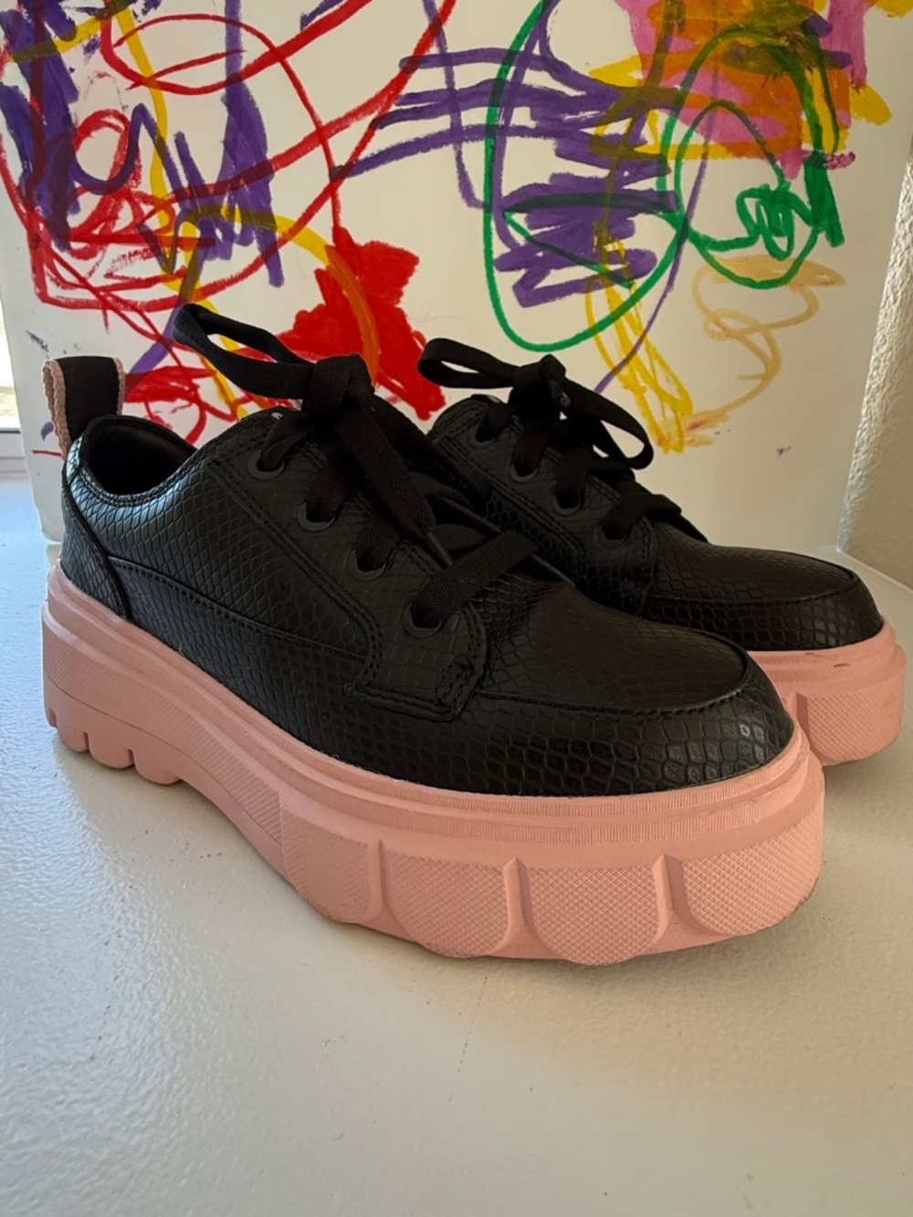 Sorel Black and Pink Sneakers - US 7.5